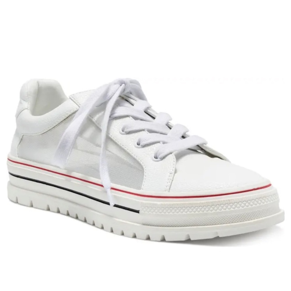 JESSICA SIMPSON Jayxe Sneaker